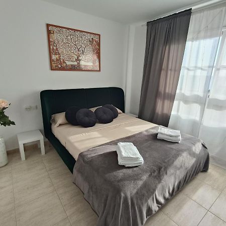 Apartamento Familiar Arcoiris Primera Linea De La Playa カジャオ・サルバヘ エクステリア 写真